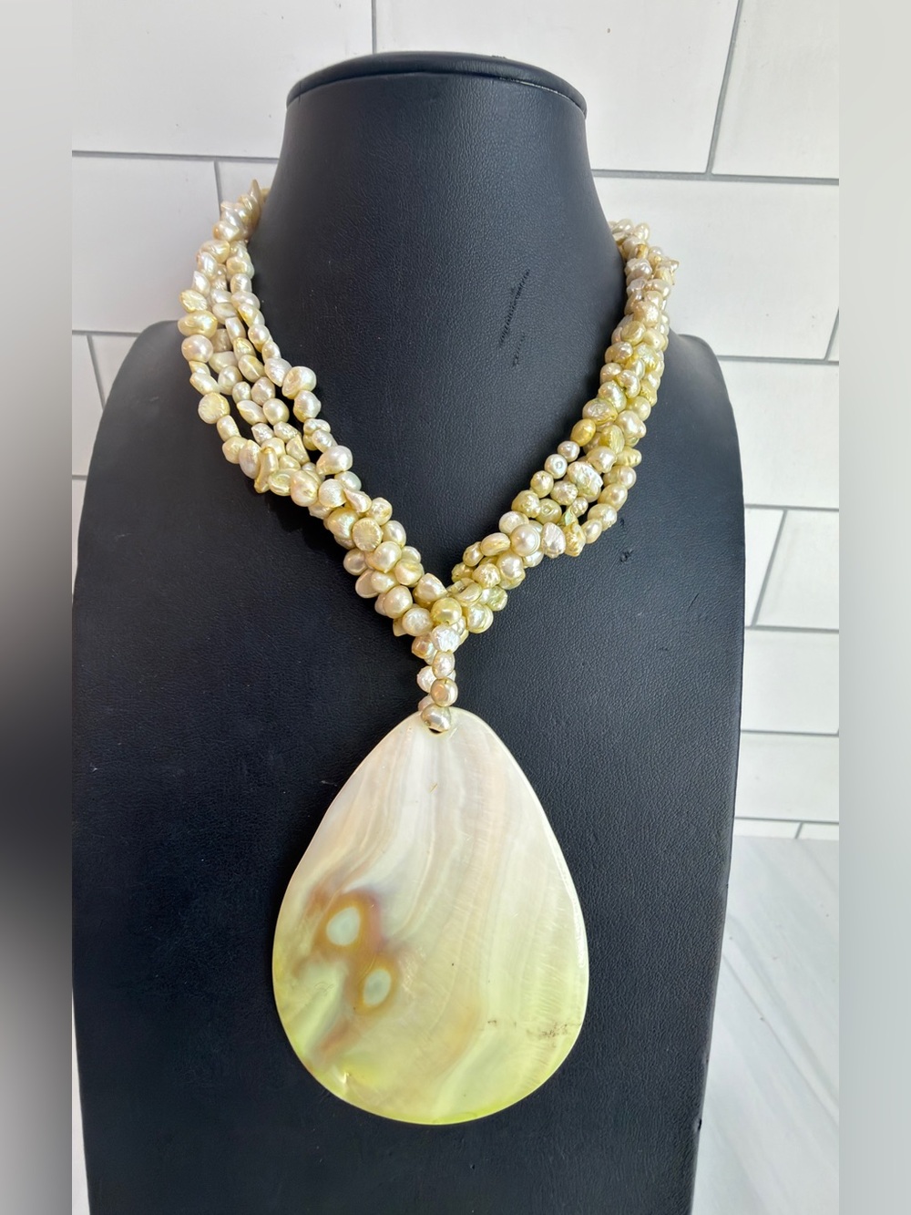 BAROQUE PEARL MULTI STRAND MOTHER OF PEARL PENDANT NECKLACE SUMMER RESORT - Picture 4 of 7